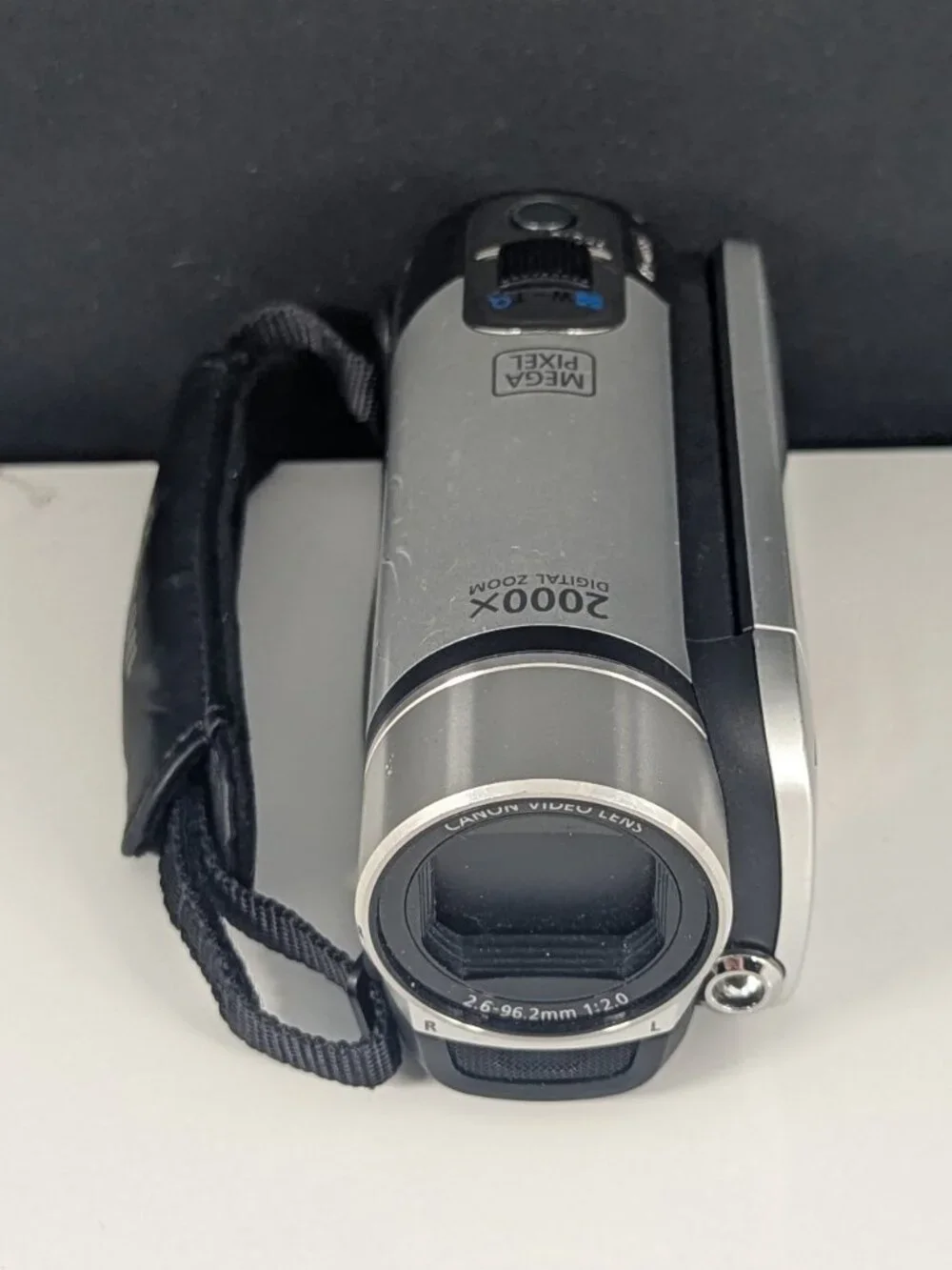 Canon FS200 Camcorder batty included: FOR PARTS NOT WORKING